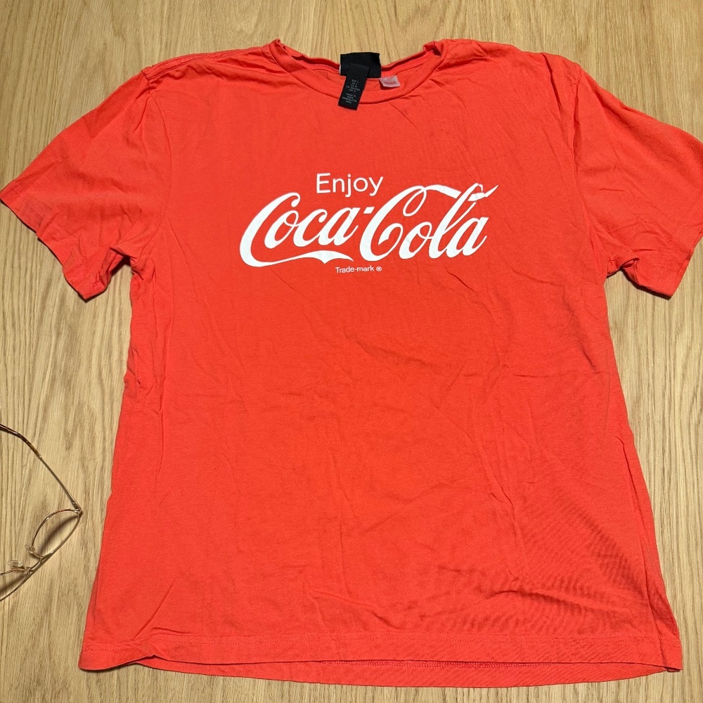 H&M Coca-Cola T-shirt, Cotton. Red